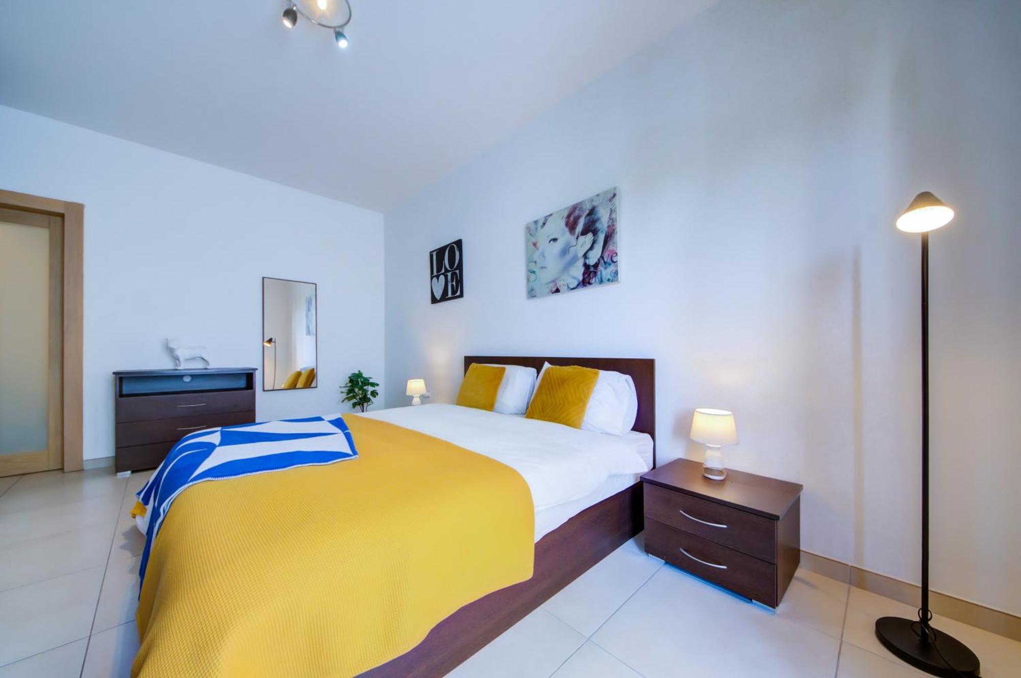 Stylish 2Br Apt With Balconies In St Julians, Paceville - Apt 6 By Vaganza St. Julian's Zewnętrze zdjęcie